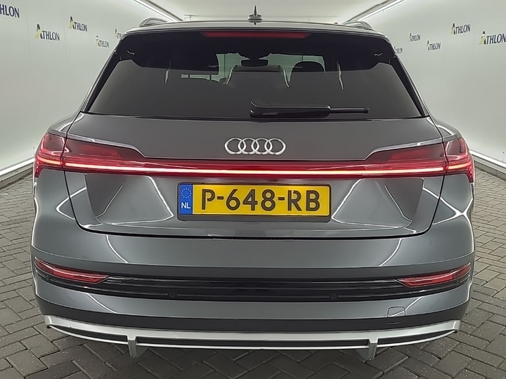 Foto 15 van Audi e-tron