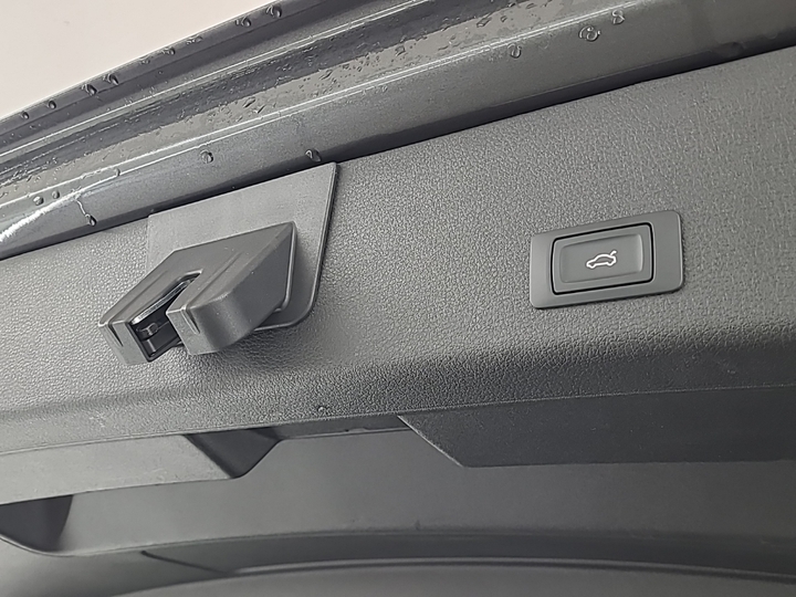Foto 16 van Audi e-tron