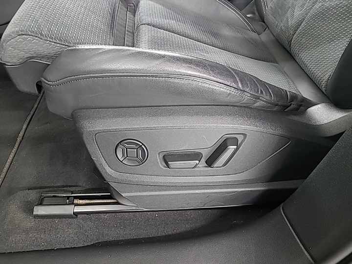 Foto 18 van Audi e-tron