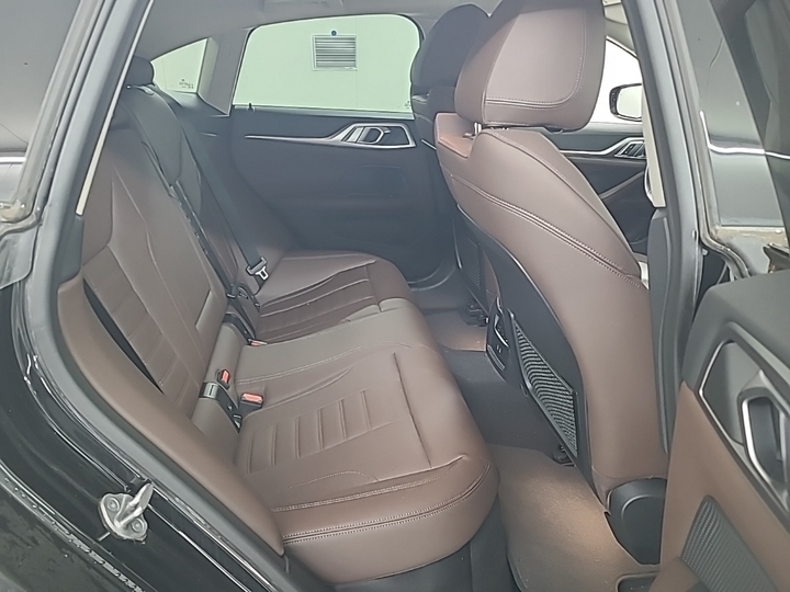 Foto 8 van BMW i4
