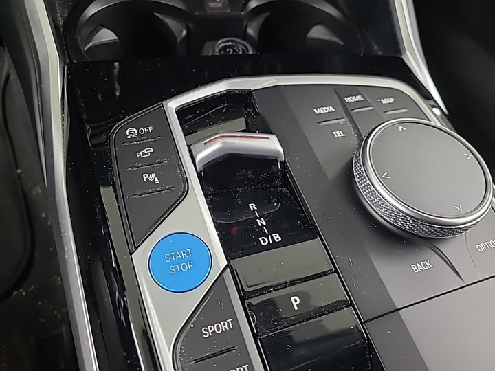 Foto 12 van BMW i4