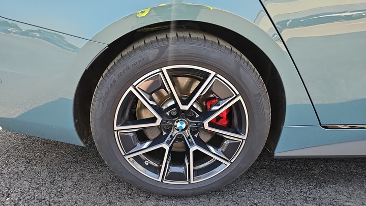 Foto 11 van BMW i4