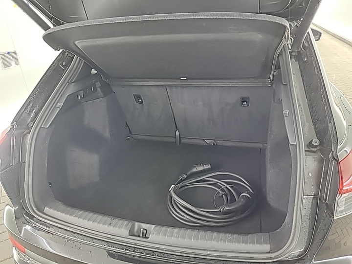Photo 6 of Audi Q4 e-tron