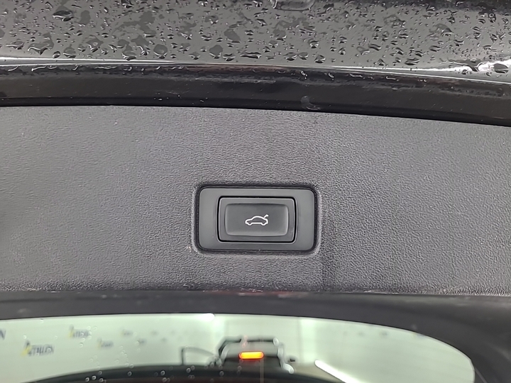 Photo 14 of Audi Q4 e-tron