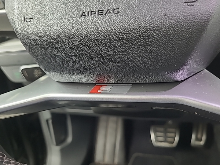Photo 15 of Audi Q4 e-tron