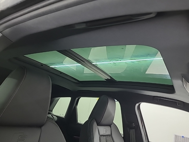 Photo 18 of Audi Q4 e-tron