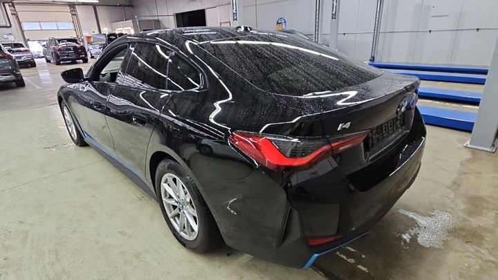 Foto 2 van BMW i4