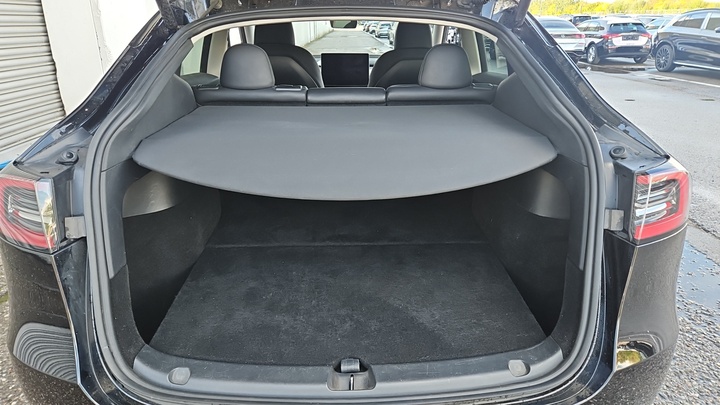 Foto 7 van Tesla Model Y