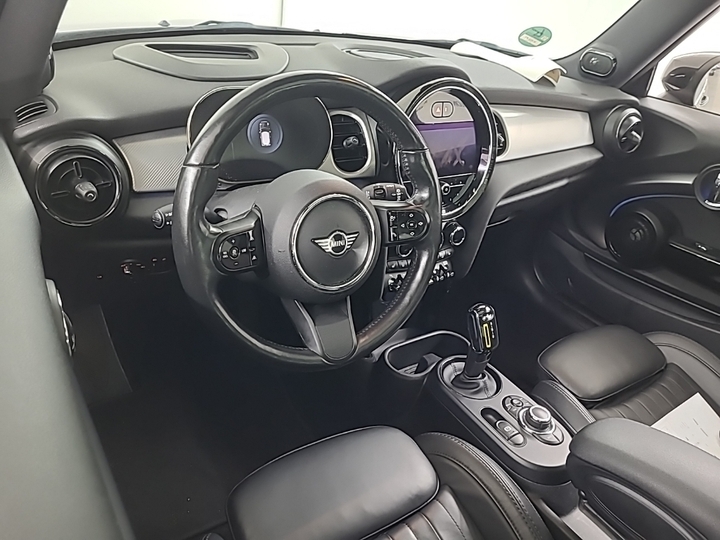 Photo 8 of MINI Electric