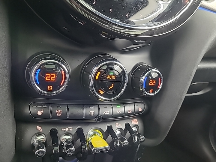 Photo 10 of MINI Electric