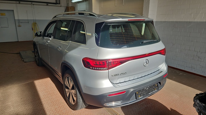 Foto 4 van Mercedes EQB