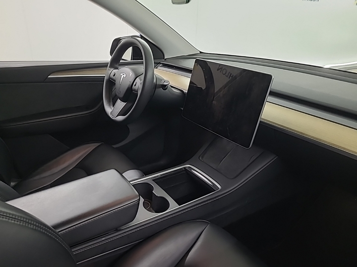 Photo 5 of Tesla Model Y