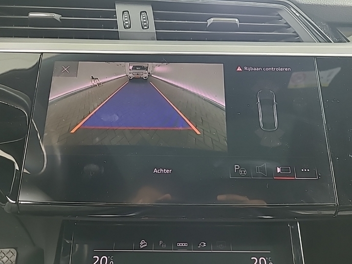 Foto 17 van Audi e-tron sportback