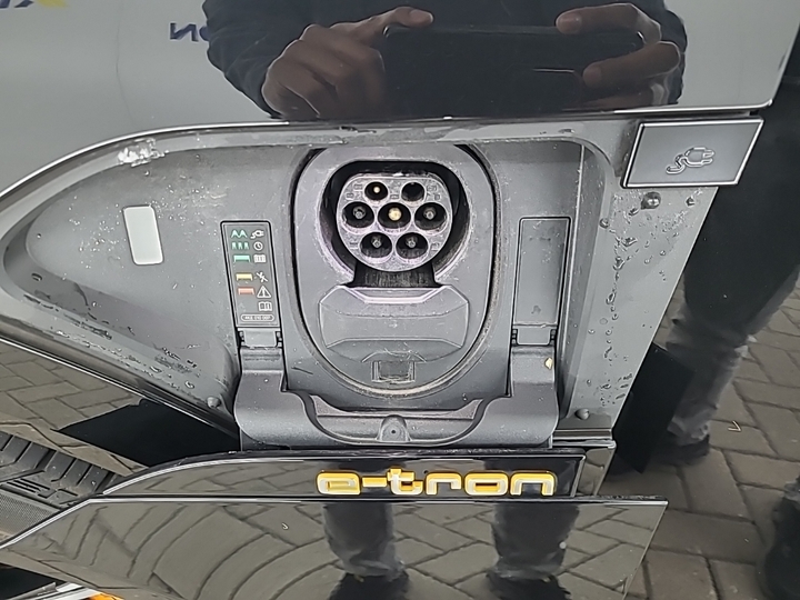 Foto 21 van Audi e-tron sportback