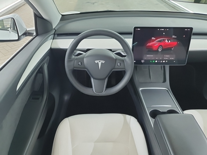 Photo 9 of Tesla Model Y