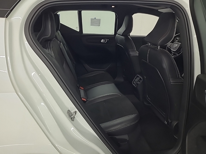 Photo 8 of Volvo XC40 Recharge