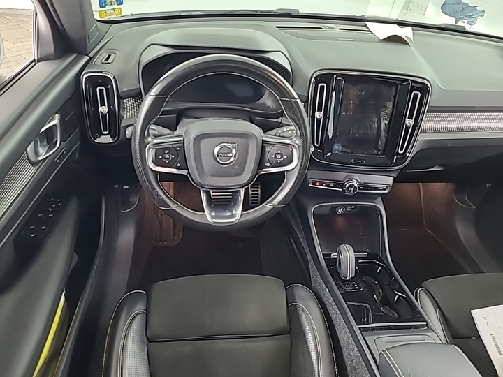 Photo 9 of Volvo XC40 Recharge