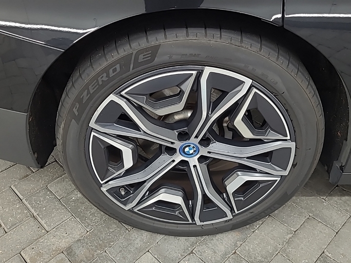 Foto 20 van BMW iX