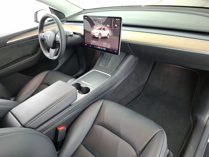 Foto 7 van Tesla Model Y