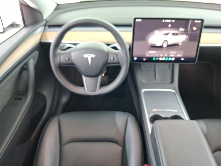 Foto 9 van Tesla Model Y