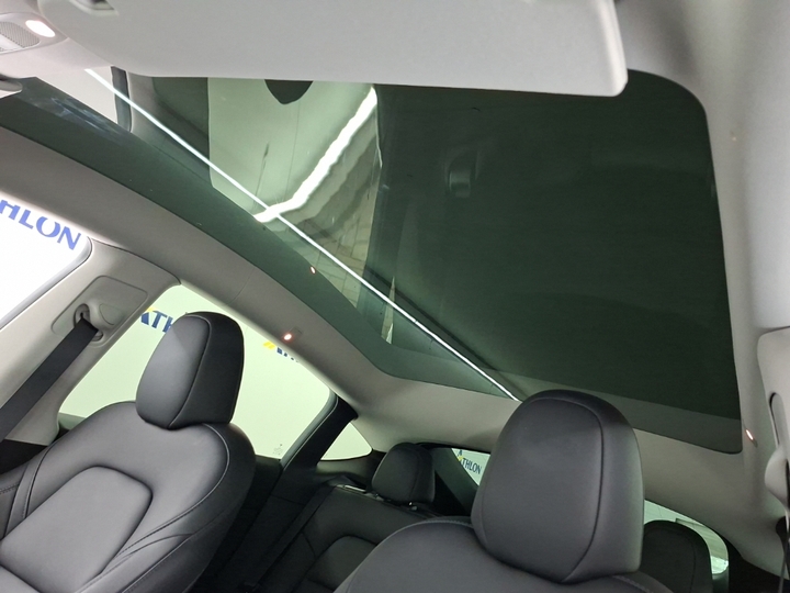 Foto 20 van Tesla Model Y