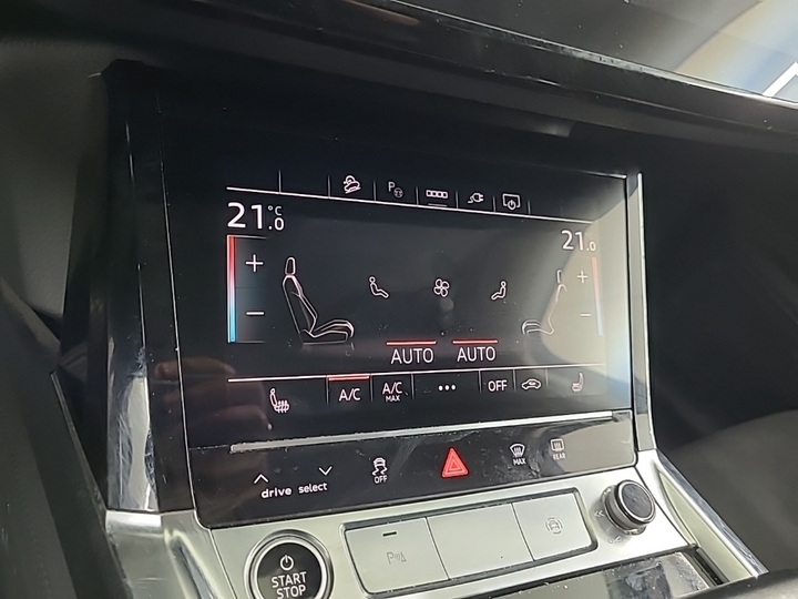 Foto 10 van Audi e-tron