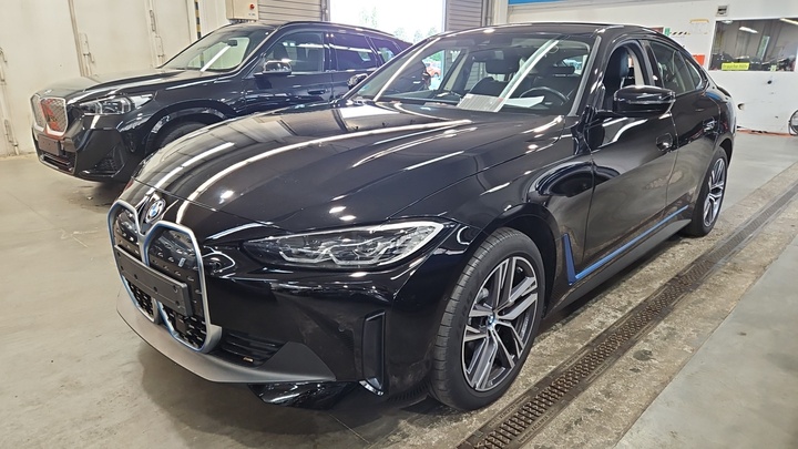 Foto 2 van BMW i4