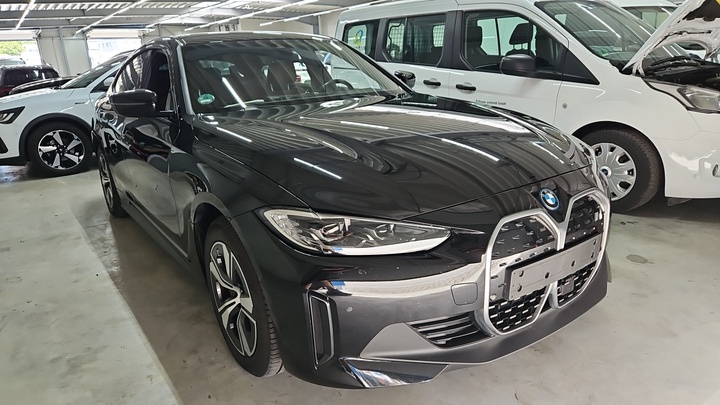 Foto 3 van BMW i4