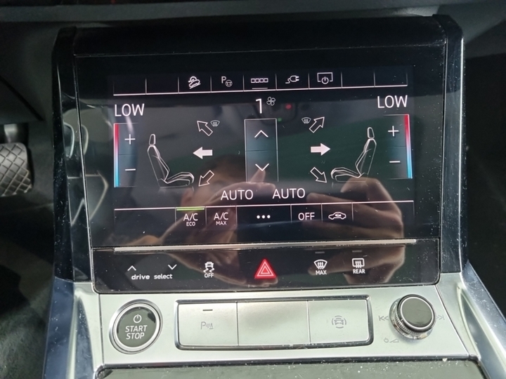 Foto 11 van Audi e-tron sportback