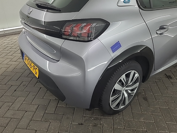 Foto 18 van Peugeot E-208