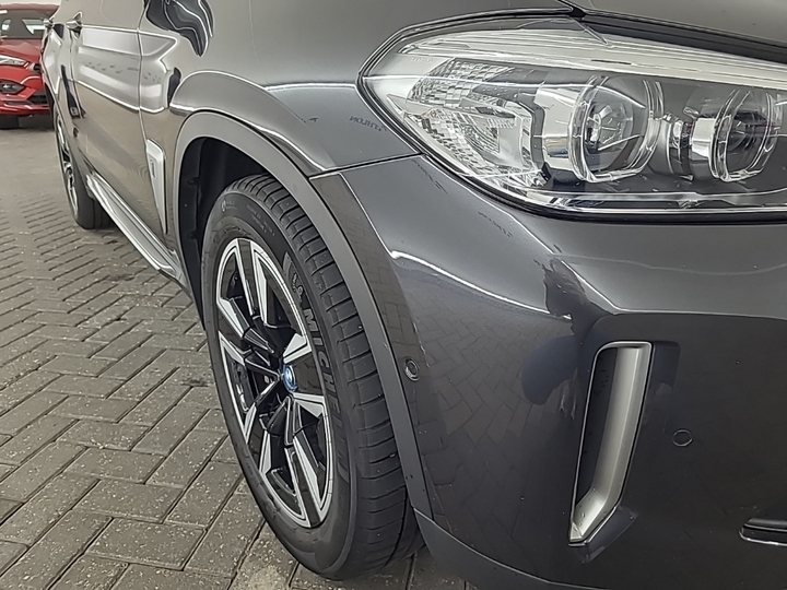 Foto 22 van BMW ix3