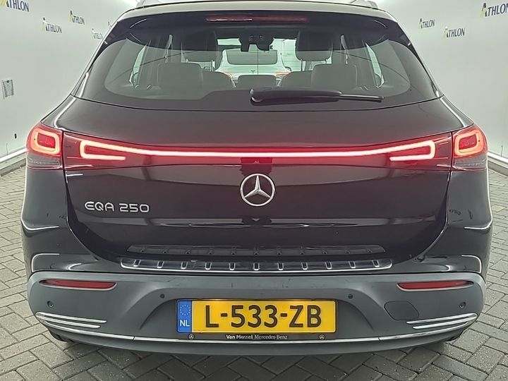 Foto 16 van Mercedes EQA