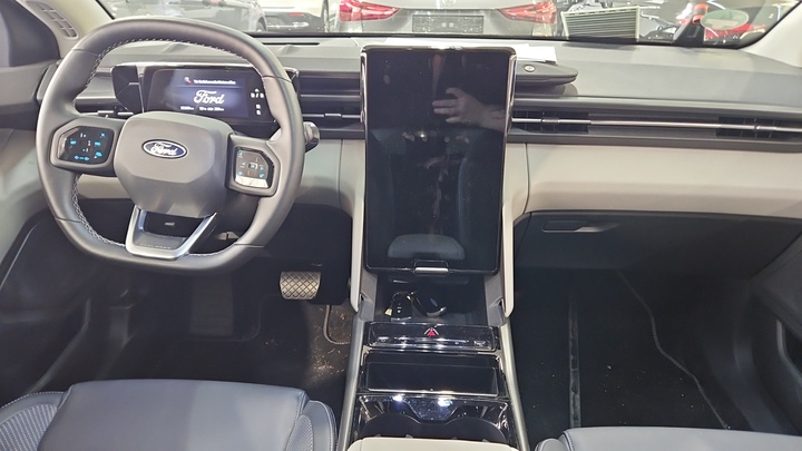Foto 6 van Ford Explorer EV