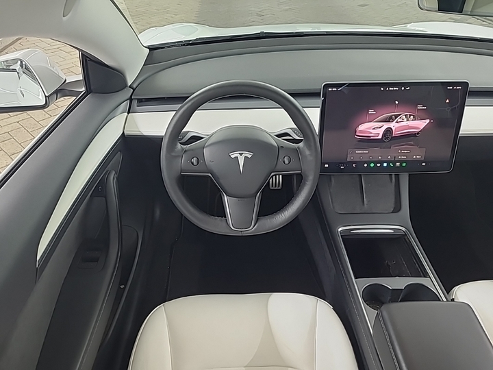 Foto 9 van Tesla Model 3