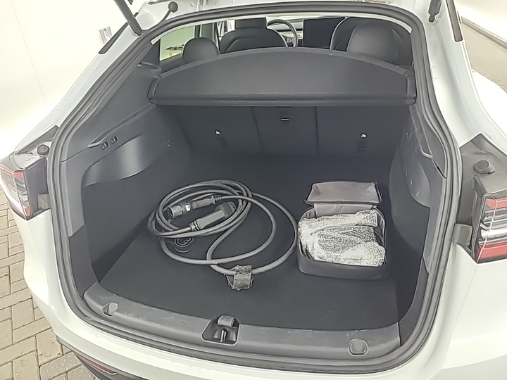 Foto 6 van Tesla Model Y