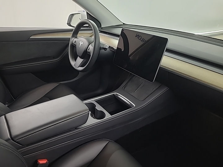 Foto 7 van Tesla Model Y