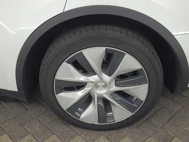 Foto 21 van Tesla Model Y