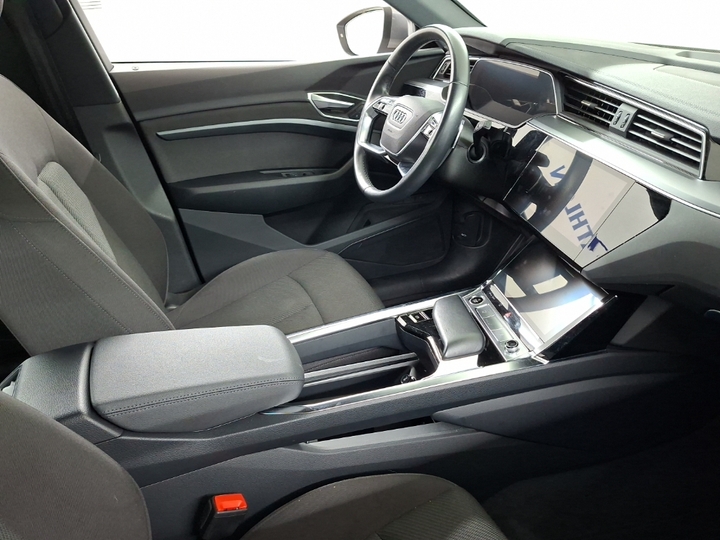 Foto 6 van Audi e-tron