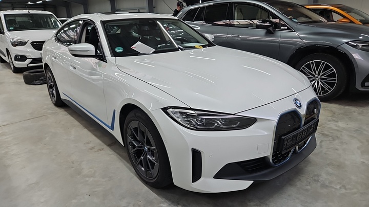 Foto 3 van BMW i4