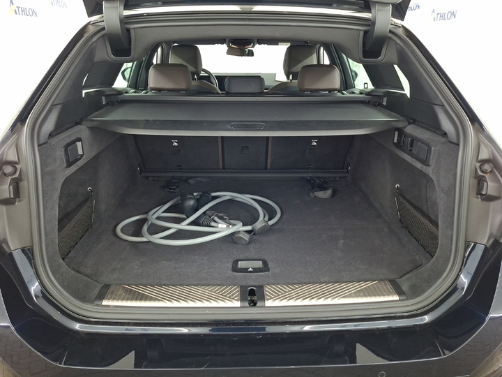 Foto 6 van BMW i5
