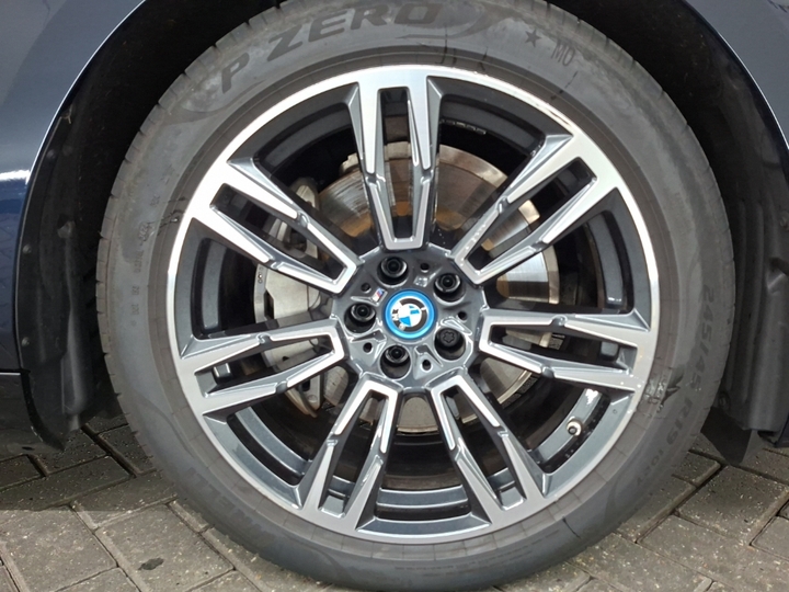 Foto 20 van BMW i5