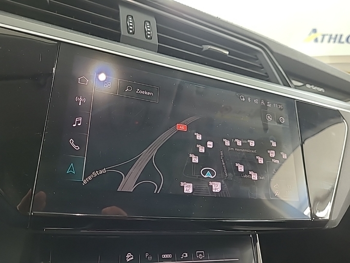 Photo 11 of Audi e-tron