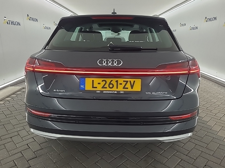 Photo 15 of Audi e-tron