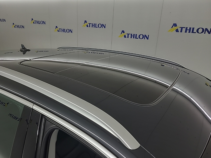 Photo 16 of Audi e-tron