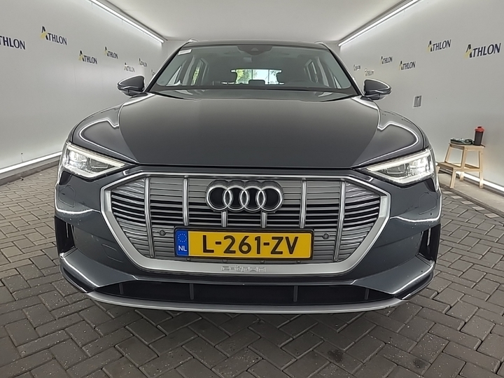 Photo 18 of Audi e-tron