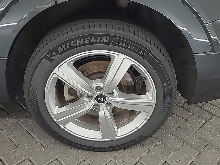 Photo 19 of Audi e-tron