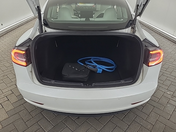 Foto 6 van Tesla Model 3