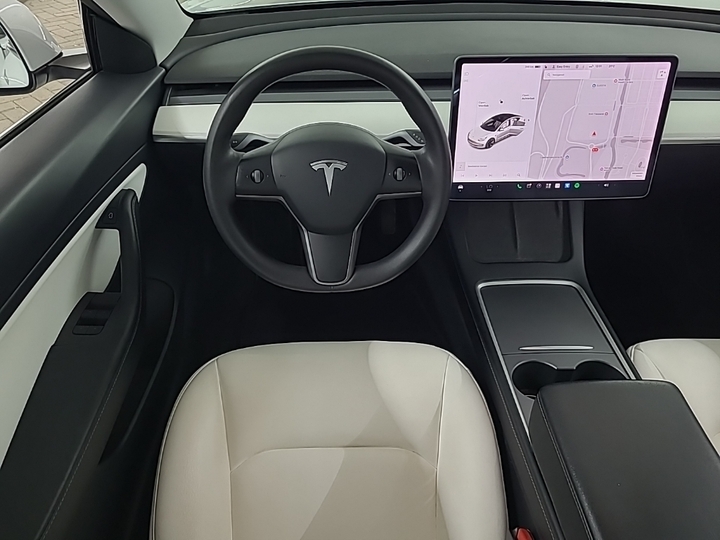 Foto 9 van Tesla Model 3