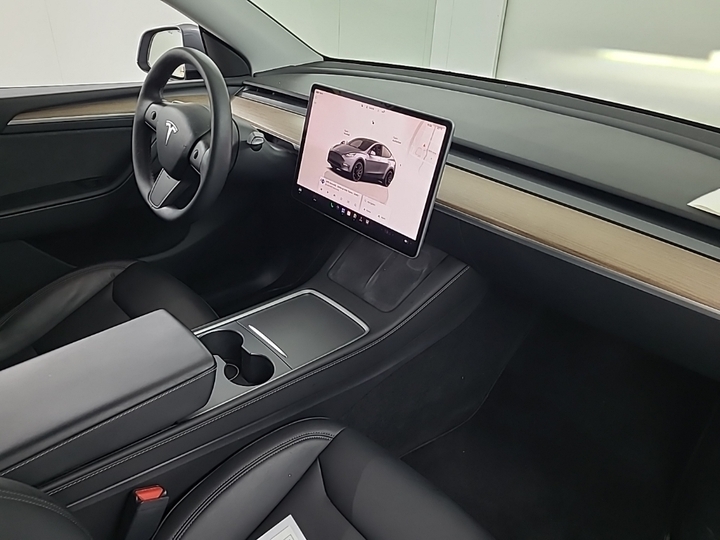 Foto 7 van Tesla Model Y