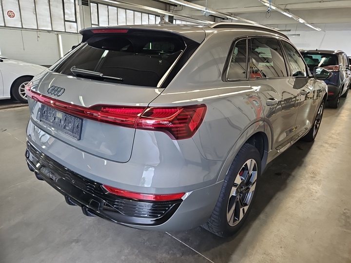 Foto 4 van Audi Q8